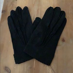 Vintage Crescendoe sought after black suede gloves